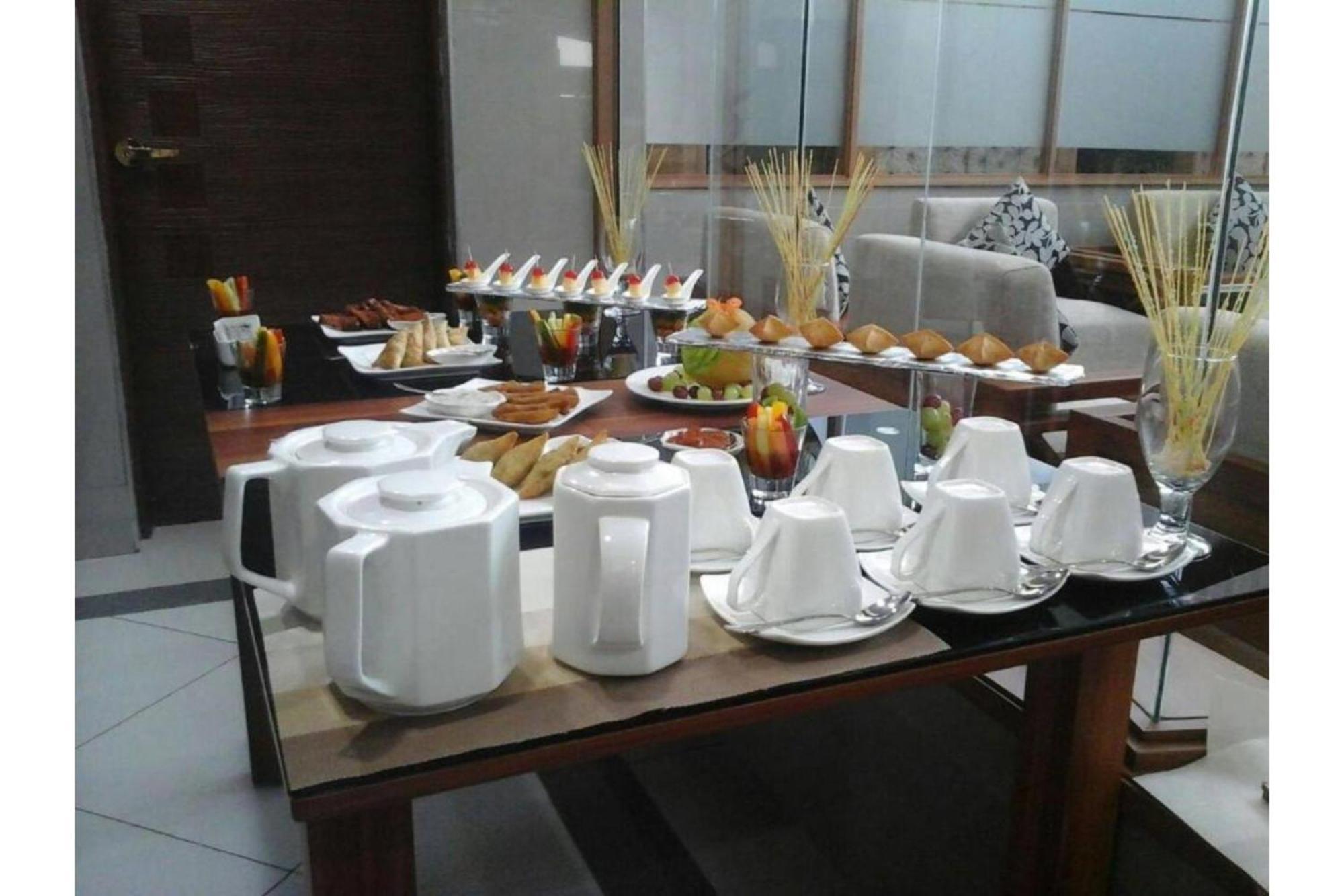 We Hotel & Suites Nairobi Extérieur photo