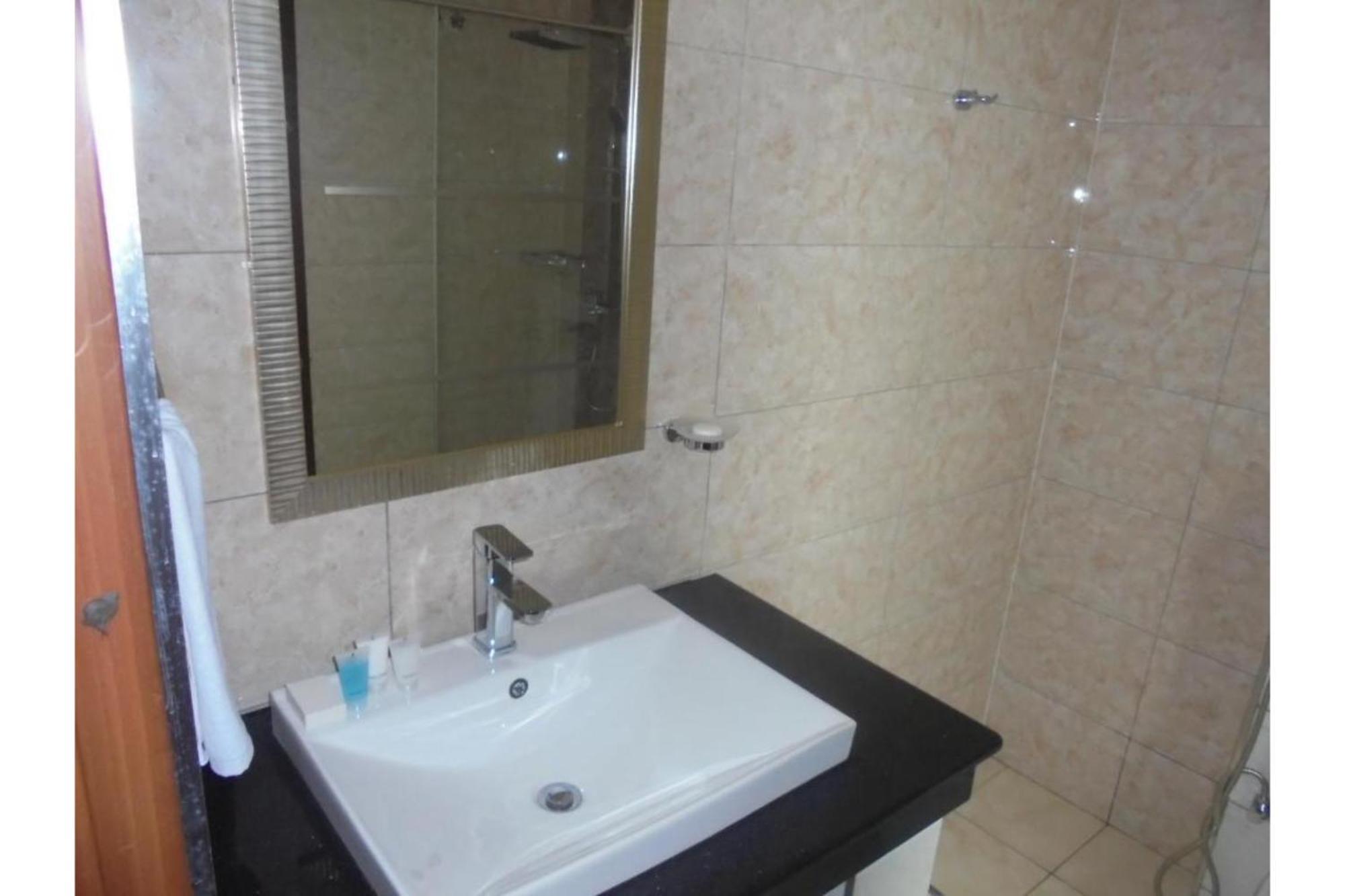 We Hotel & Suites Nairobi Extérieur photo