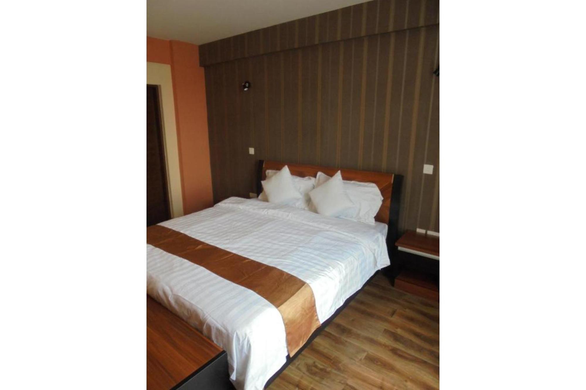 We Hotel & Suites Nairobi Extérieur photo