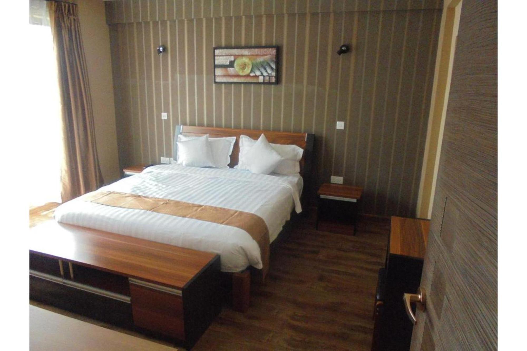 We Hotel & Suites Nairobi Extérieur photo