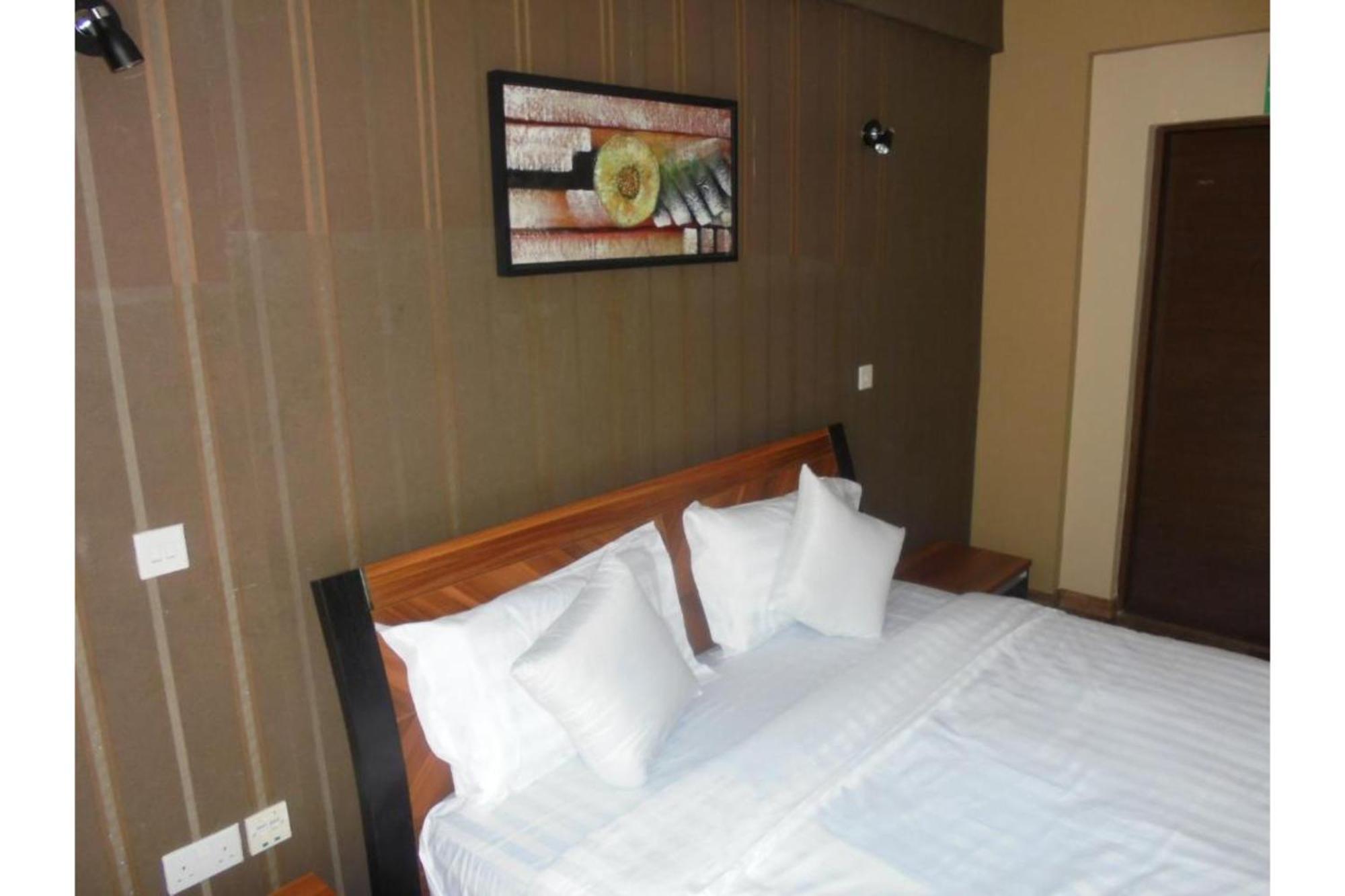 We Hotel & Suites Nairobi Extérieur photo